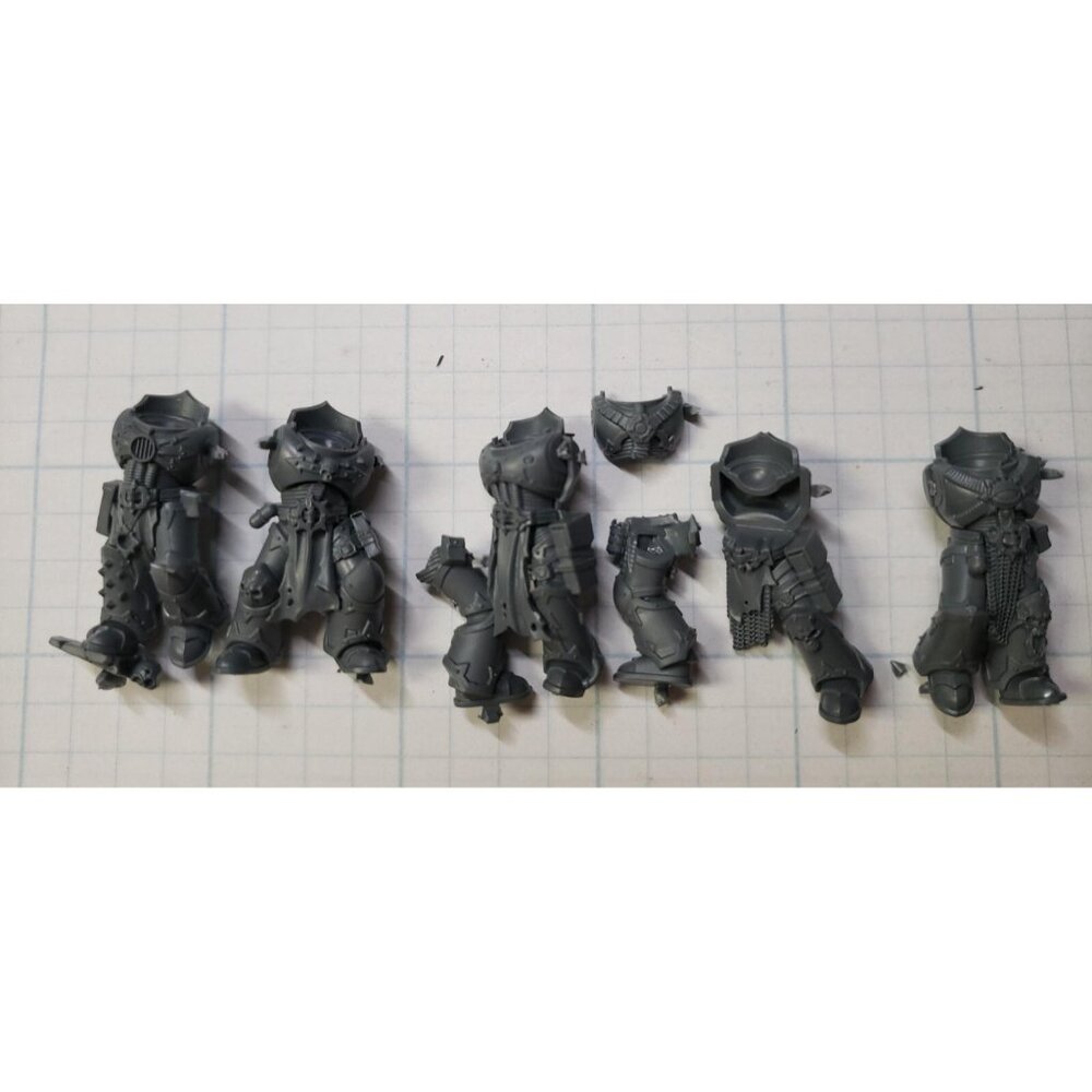 40k Chaos Space Marine Bits Heretic Marine Torso Leg x5 Set